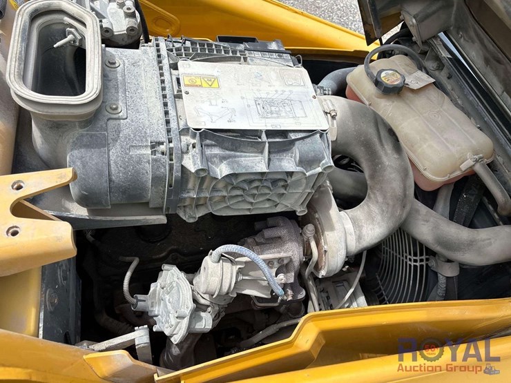 2018-caterpillar-416f2-image-16