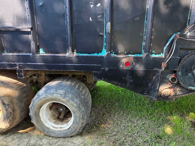 tandem-axle-silage-cart-image-24