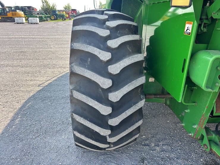 2001-john-deere-9750-image-16