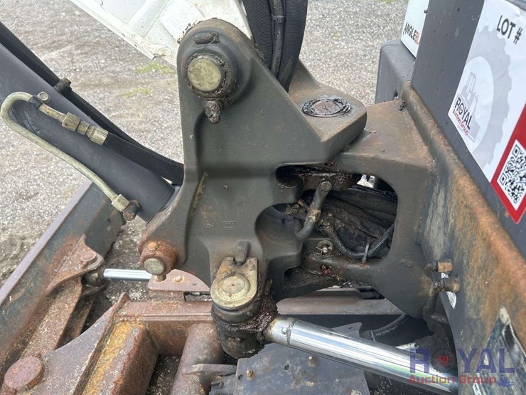 2016-bobcat-e35-image-27