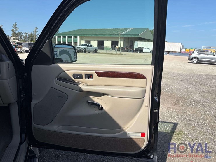 2006-cadillac-escalade-image-21
