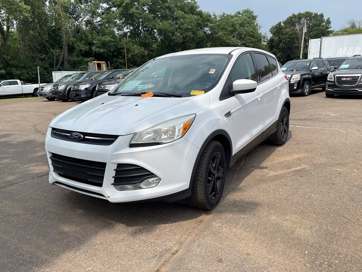2015-ford-escape-se-image-1