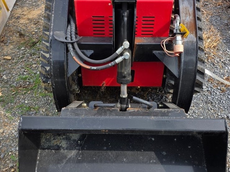 new-valley-pioneer-scl850-mini-skidloader-image-13
