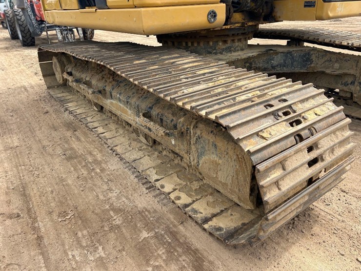 caterpillar-320gc-image-22