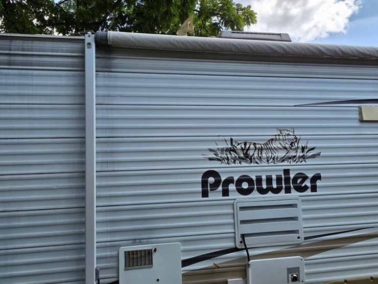 2003-fleetwood-2-axle-camper-(title)-image-14