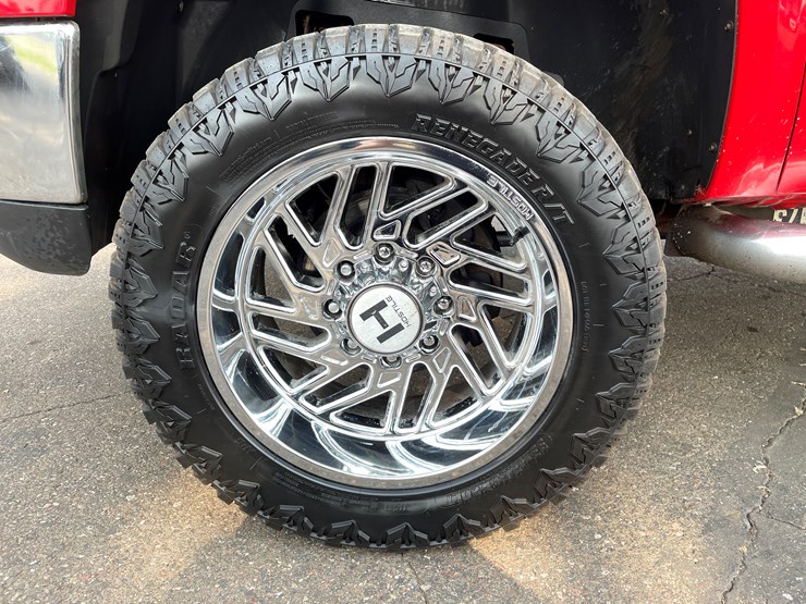 2012-gmc-2500-image-13