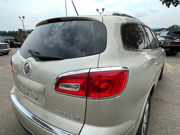 2014-buick-enclave-image-27