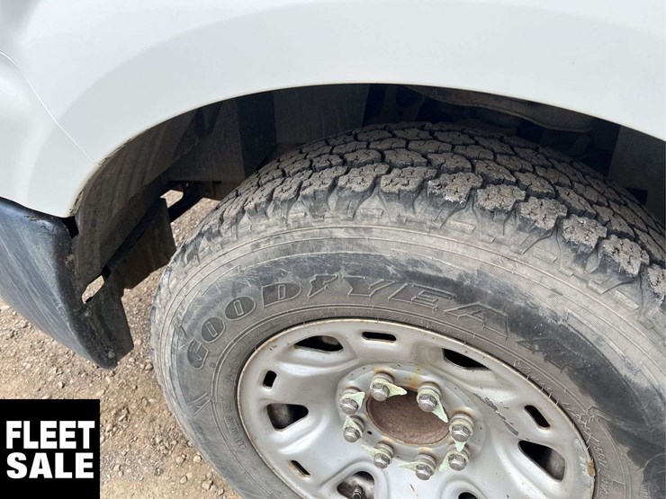 2013-nissan-nv3500hd-image-7