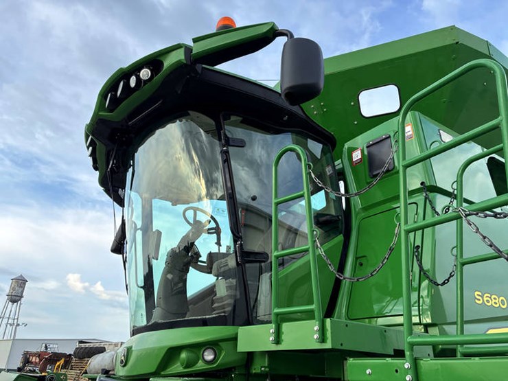 2015-john-deere-s680-image-36