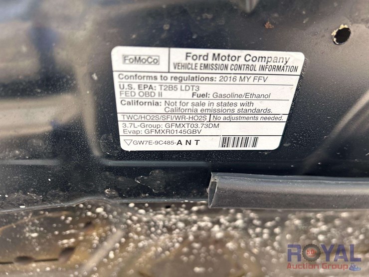 2016-ford-explorer-image-15