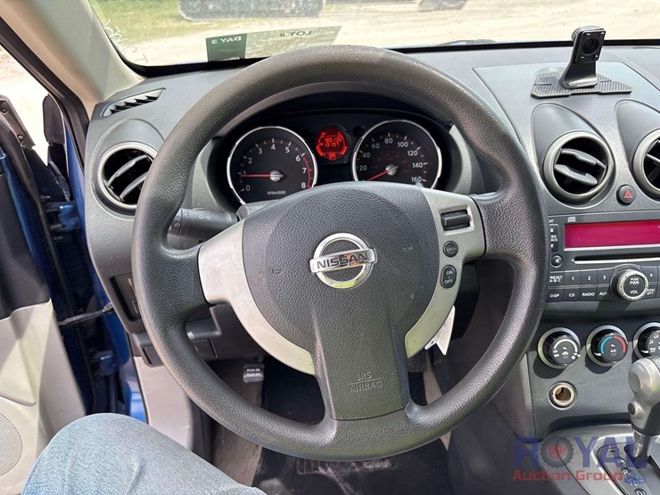 2010-nissan-rogue-image-12