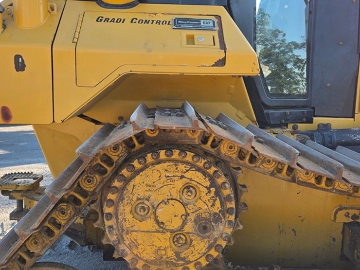 2019-caterpillar-d6n-lgp-image-32