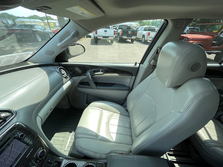 2013-buick-enclave-image-56