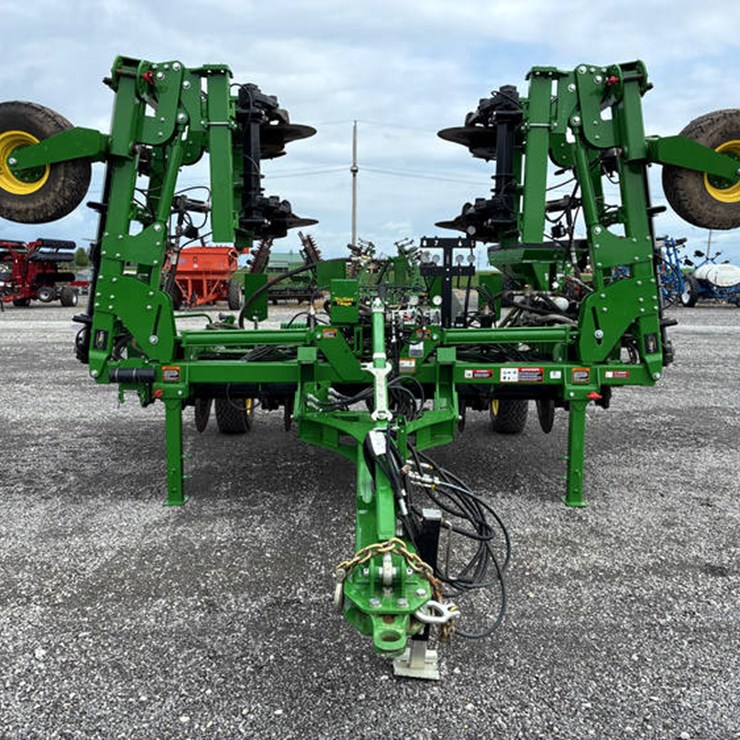 2023 JOHN DEERE 2510H