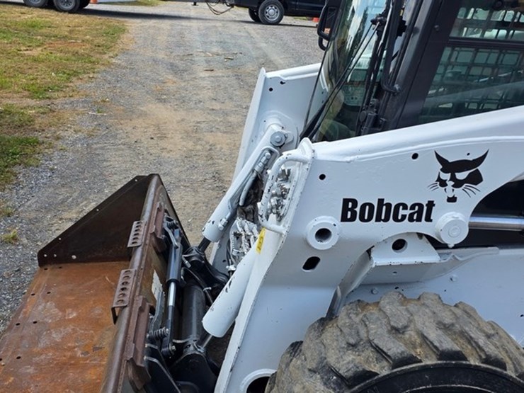 2011-bobcat-s630-image-30