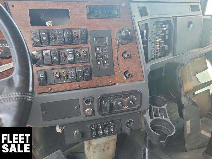 2012-western-star-4900-image-9