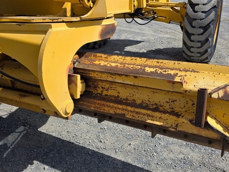 2001-deere-670c-image-38