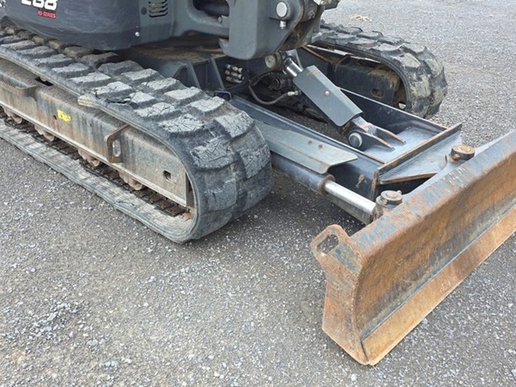 2022-bobcat-e88-image-35
