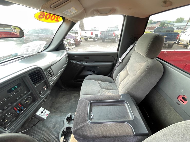 2006-chevrolet-silverado-2500-image-54