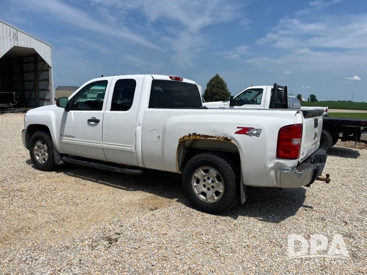2013-chevrolet-silverado-image-14