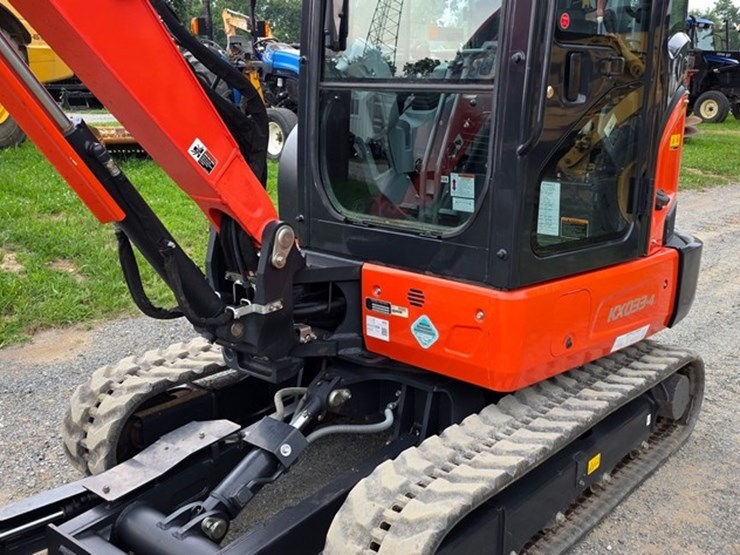 2021-kubota-kx033-4-image-12
