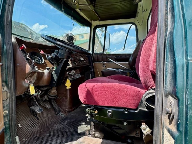 1984-ford-ltl9000-image-5