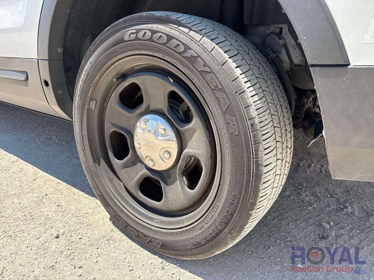 2019-ford-explorer-image-27