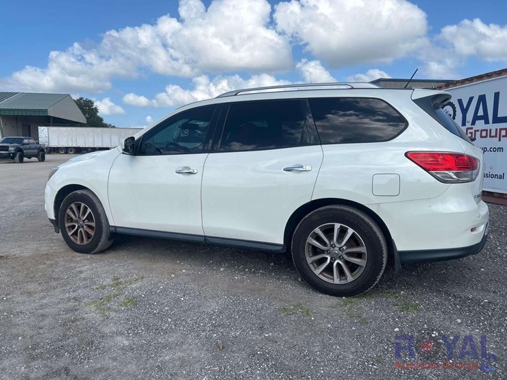 2015-nissan-pathfinder-image-4