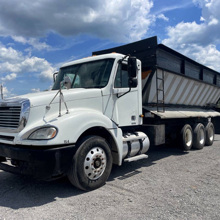 #113033 • 2004 FREIGHTLINER #1FUJA6CV84LL97630