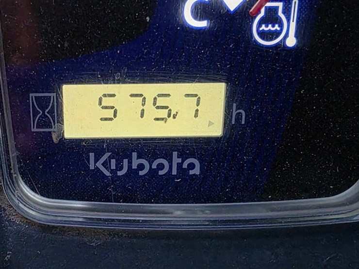 2016-kubota-ssv75-image-55