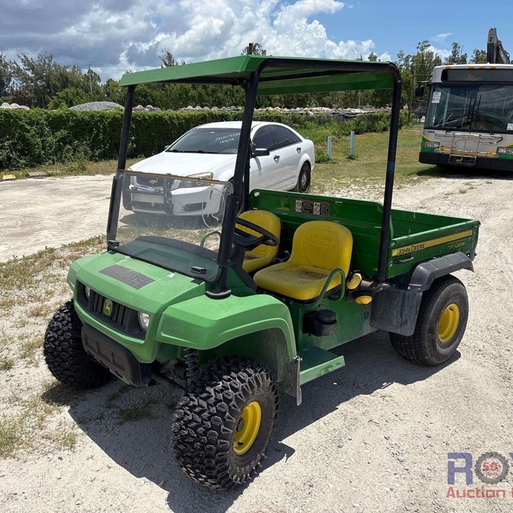 JOHN DEERE GATOR