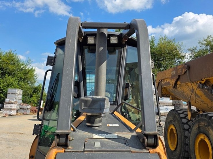 2012-case-850l-xlt-image-52