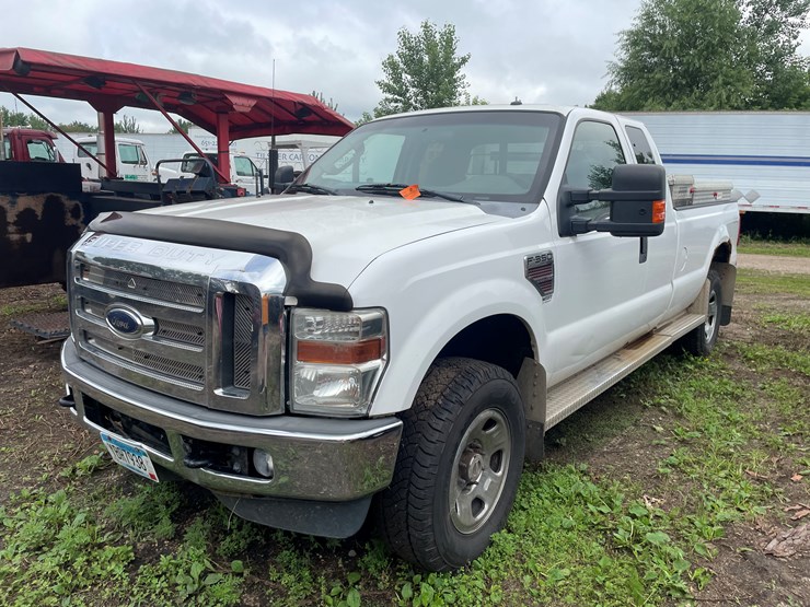 2009-ford-f350-xlt-image-1