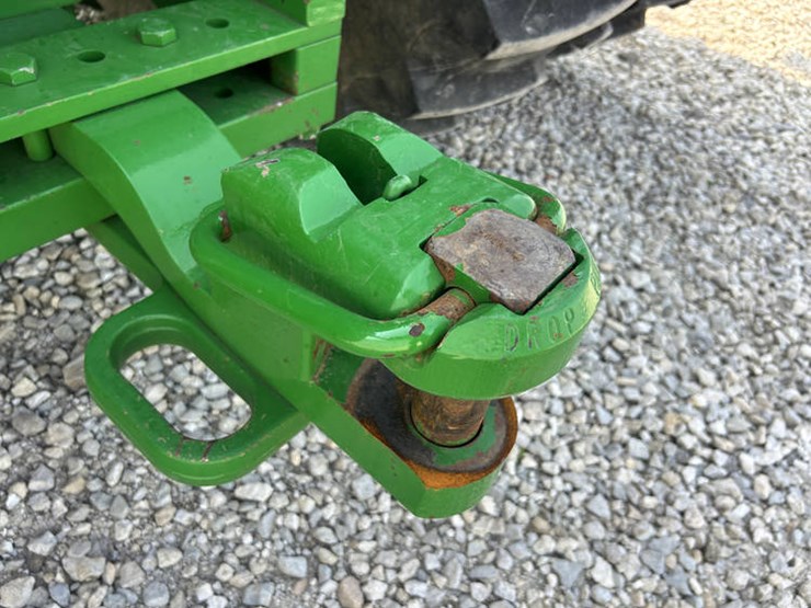2012-john-deere-8285r-image-33