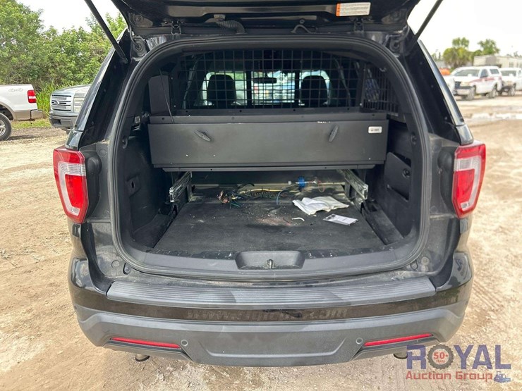 2018-ford-explorer-image-19