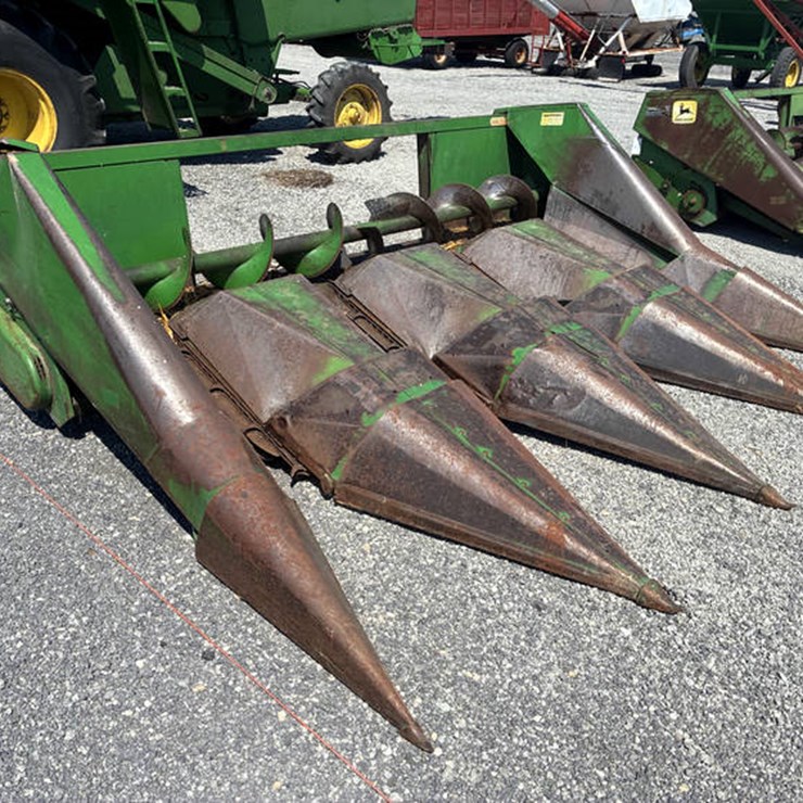 JOHN DEERE 444