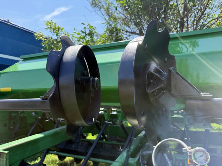 john-deere-1560-image-16