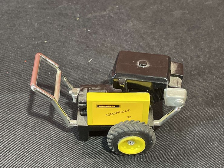 john-deere-16-image-3