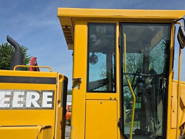 2001-deere-670c-image-34