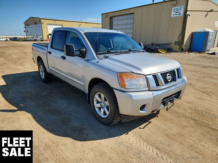 2015-nissan-titan-image-2