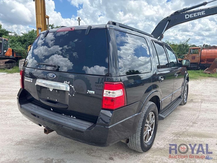 2010-ford-expedition-image-2