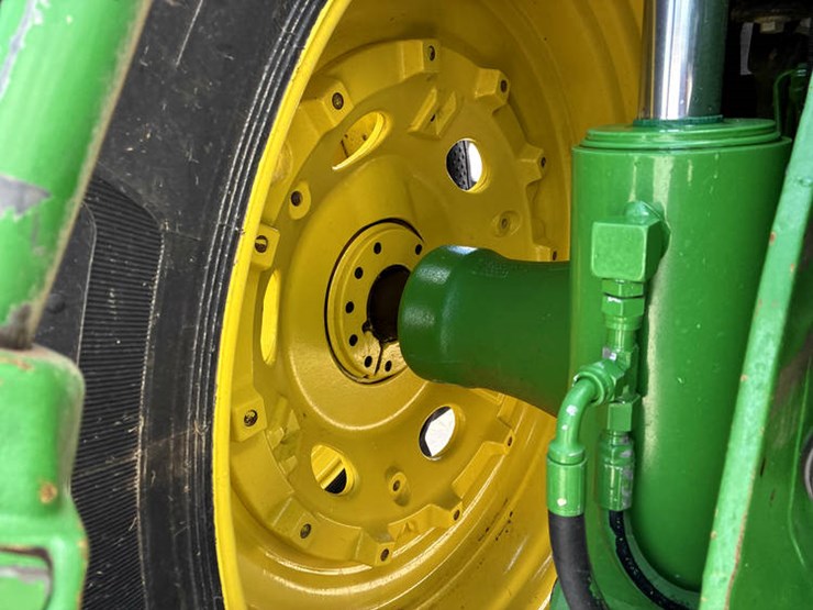 2014-john-deere-8285r-image-68