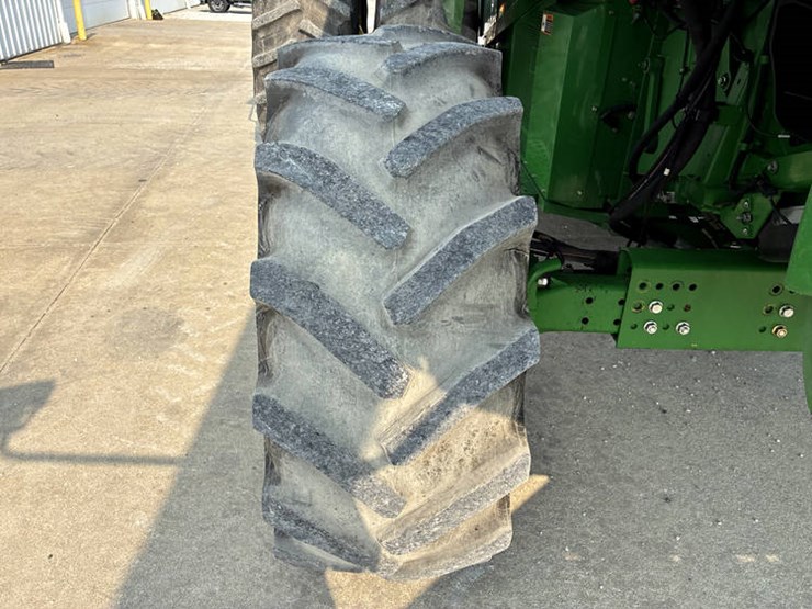 2014-john-deere-s690-image-38