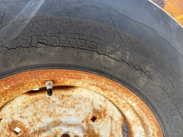 ford-4400-image-9