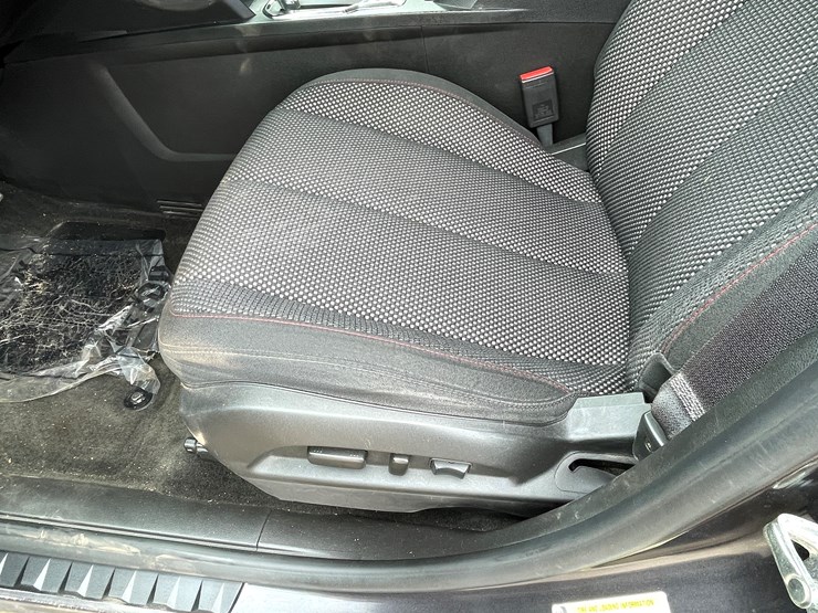 2013-chevrolet-equinox-lt-image-51