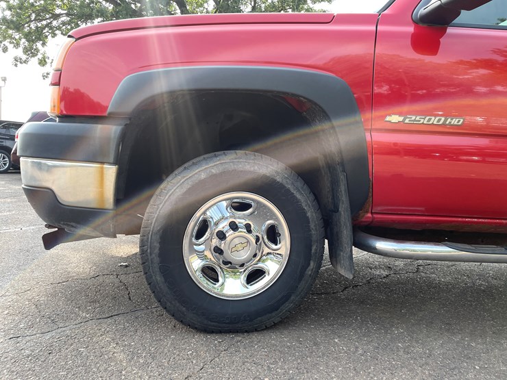 2006-chevrolet-silverado-2500-image-15