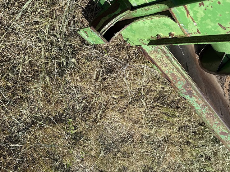 john-deere-12-image-15
