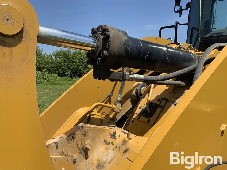 2014-caterpillar-950k-image-11