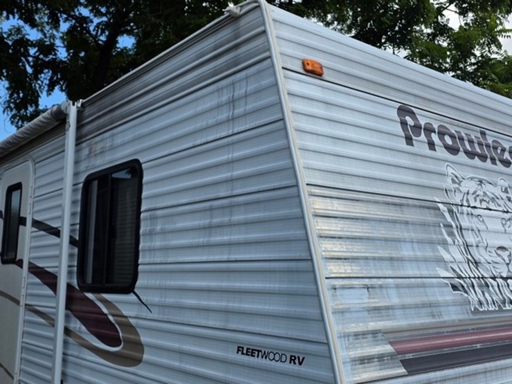 2003-fleetwood-2-axle-camper-(title)-image-8