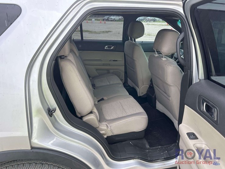 2013-ford-explorer-image-25